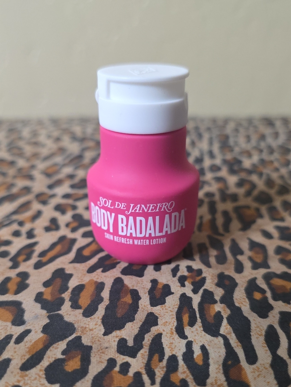Sol de Janeiro Bright Pink Body Badalada Skin Refresh Lotion Mini